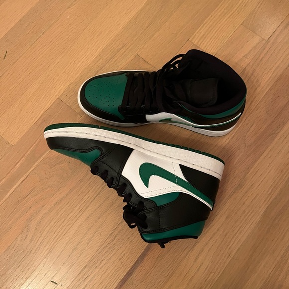 Jordan 1 Pine Green - Picture 4 of 7